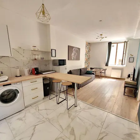 Emeraude - Hypercentre Historique Au Pied Du - Netflix Apartment Chateau-Thierry